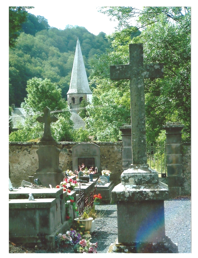L’attribut alt de cette image est vide, son nom de fichier est Eglise-vue-du-cimetière.jpg.